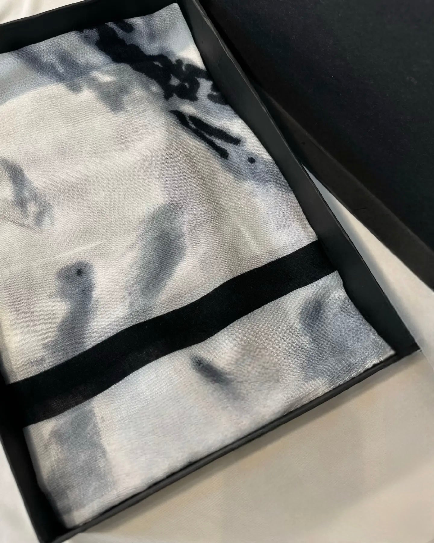 Marble model hijab