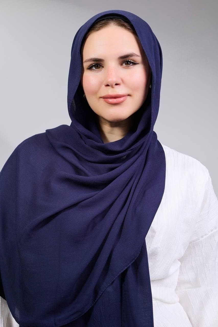 ￼ navy blue model  hijab ￼