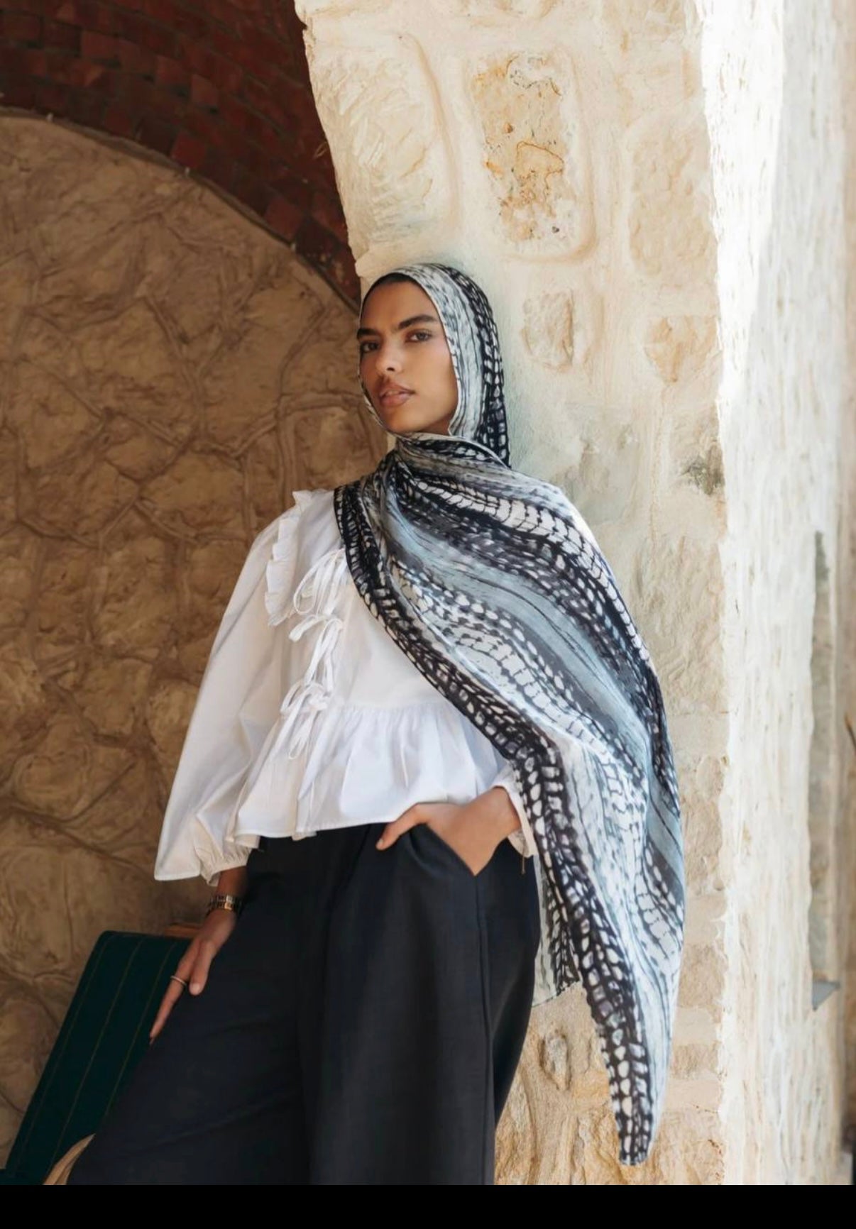 Veining model hijab