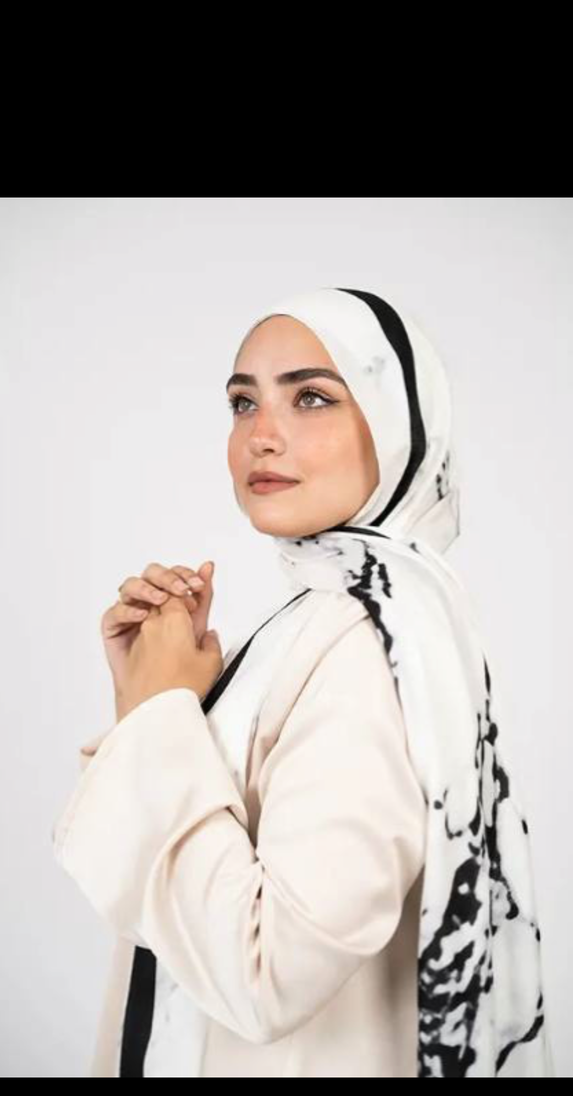Model hijab